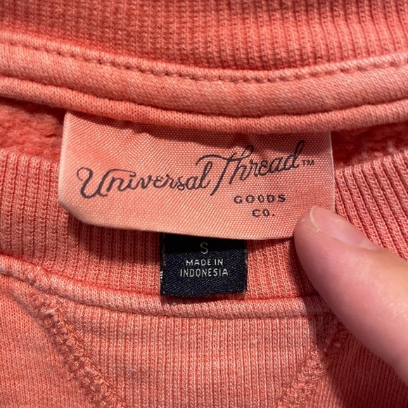 Universal Thread Pink Women’s Sweatshirt - Picture 4 of 5